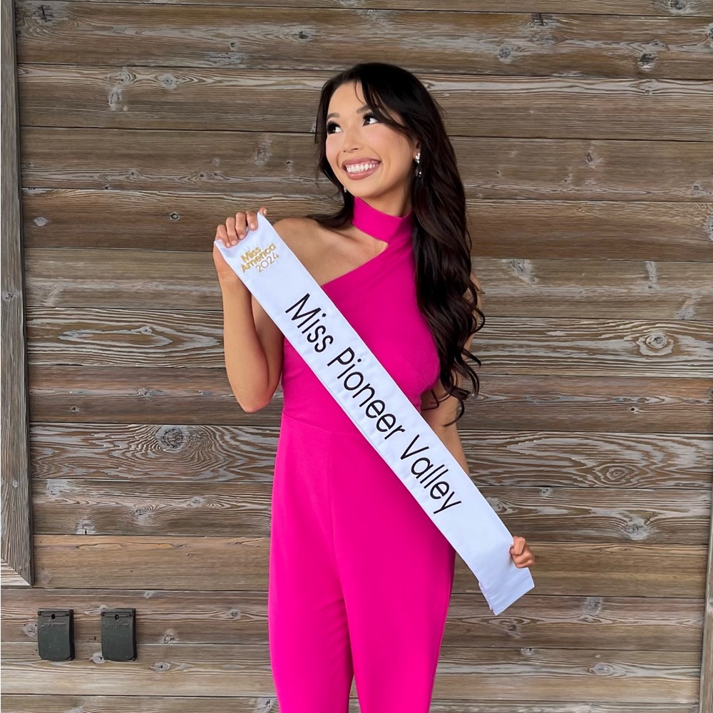 Lulus Pink Jumpsuit Halter neck cut out - Picture 3 of 3